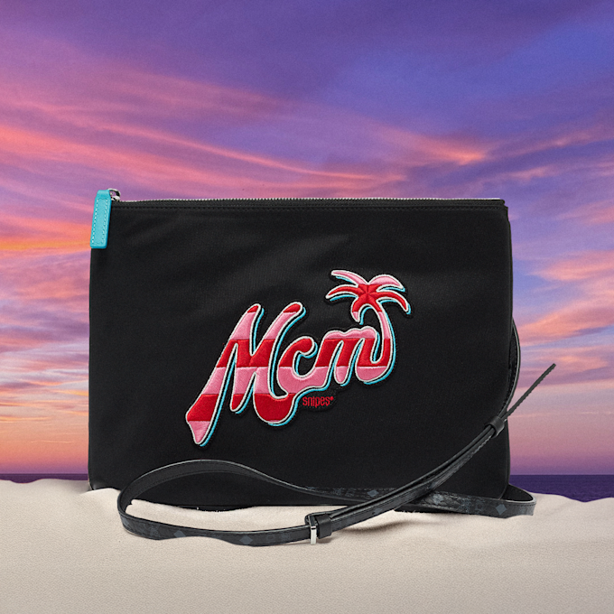 MCM x SNIPES Aren Flat Pouch Medium negro 46395 1