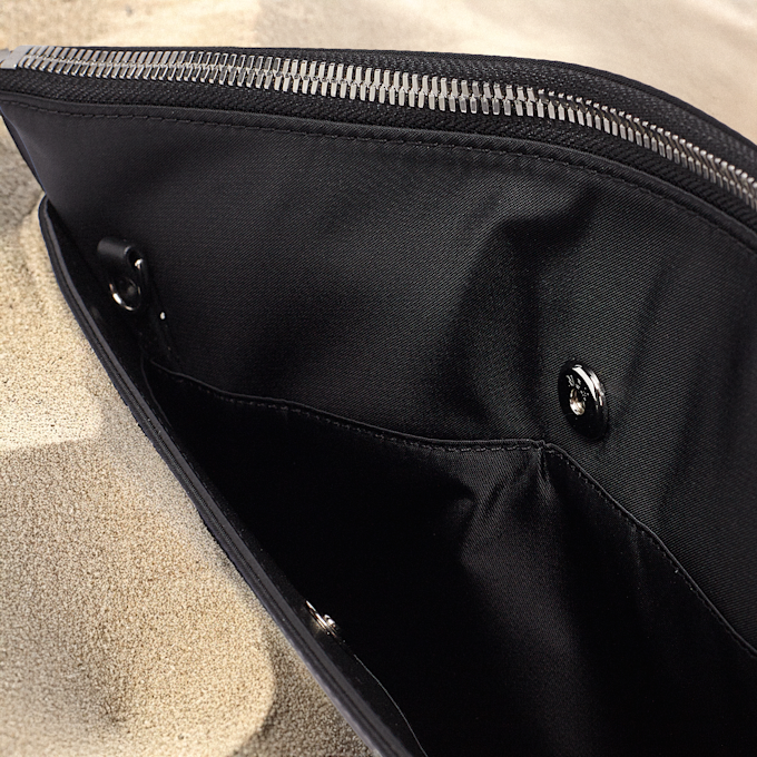 MCM x SNIPES Aren Flat Pouch Medium noir 46395 6