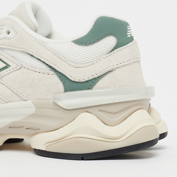 New Balance 9060 beige 46442 7