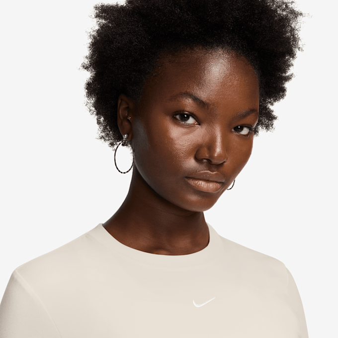 Nike Sportswear Chill Knit Crop beige 46510 3