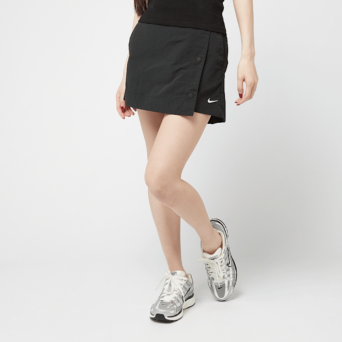 Nike Sportswear Essential Woven Skort czarny 46531 1