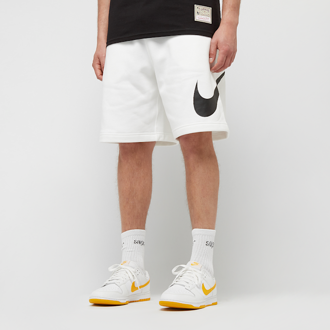 Nike   Club Fleece Graphics Shorts bianco 46609 1
