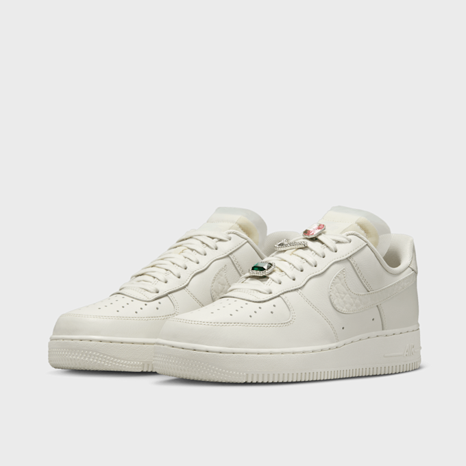 Nike WMNS Air Force 1 Low Premium marrón 46687 4