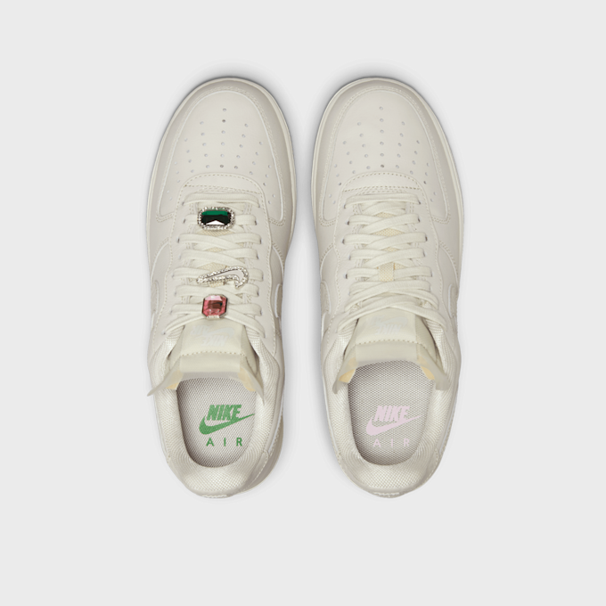 Nike WMNS Air Force 1 Low Premium brun 46687 6