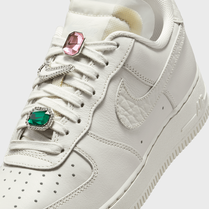 Nike WMNS Air Force 1 Low Premium marrone 46687 7