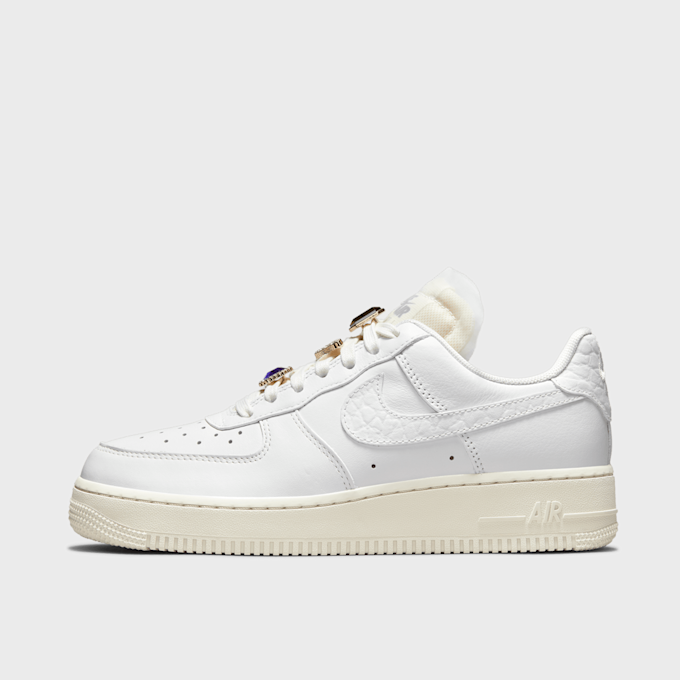 Nike WMNS Air Force 1 Low Premium branco 46691 1