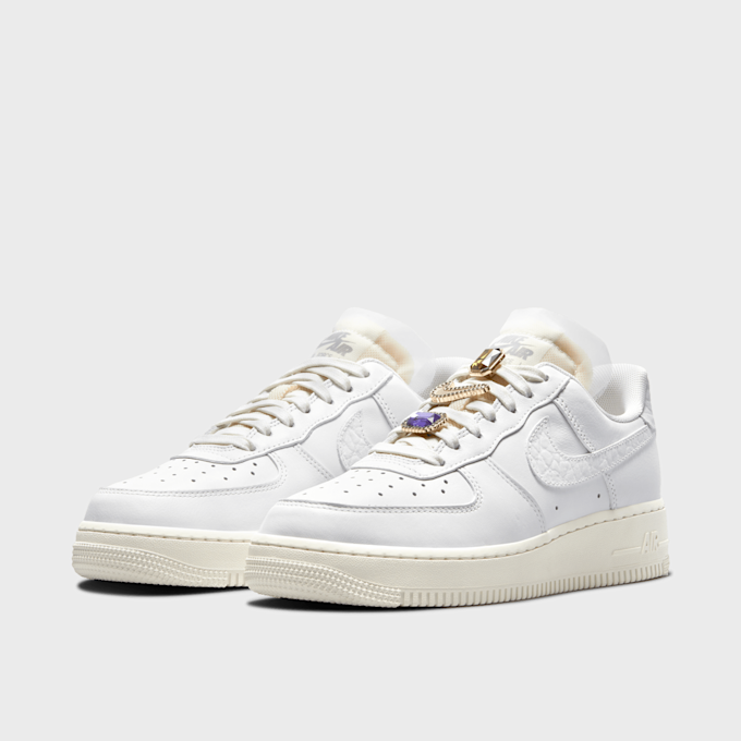 Nike WMNS Air Force 1 Low Premium wit 46691 4