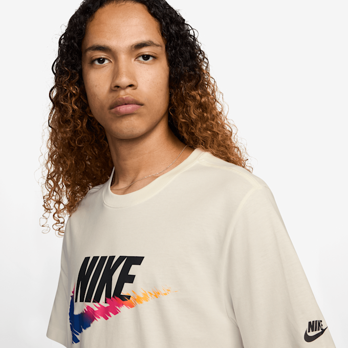 Nike   Sportswear Tee 6MO Futura SP25 beige 46699 3