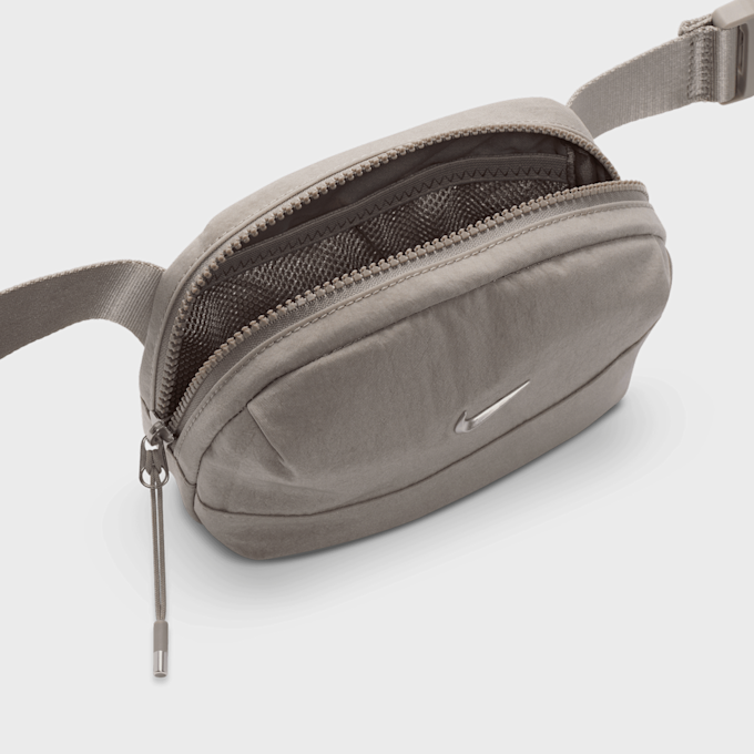 Nike Aura Crossbody Bag grau 46708 4