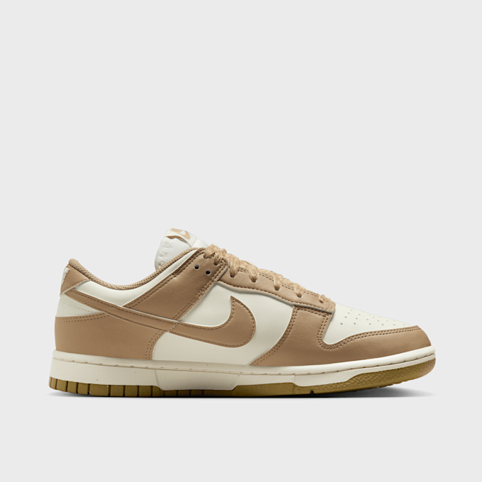 Nike   WMNS Dunk Low Next Nature beż 46749 2