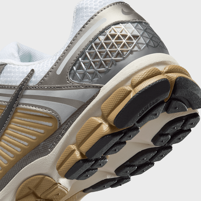 Nike   Zoom Vomero 5 siva 46842 8