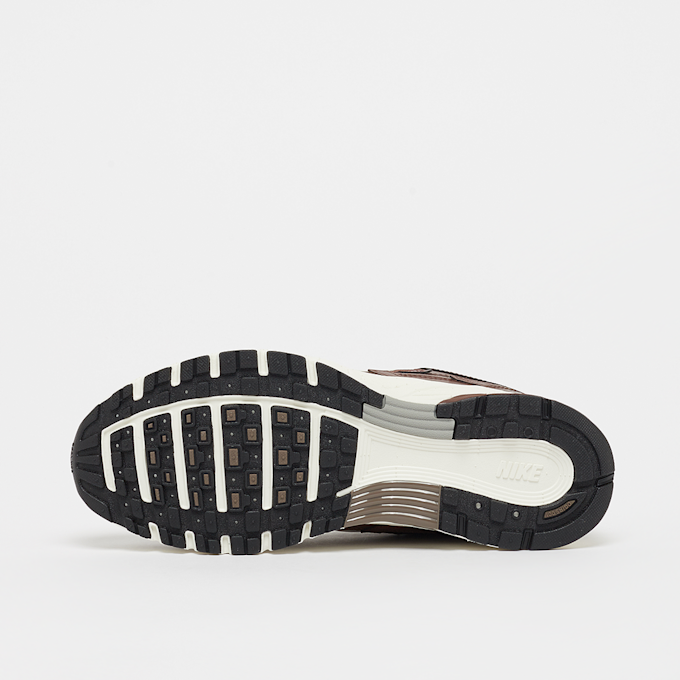 Nike WMNS P-6000 marrone 46901 4