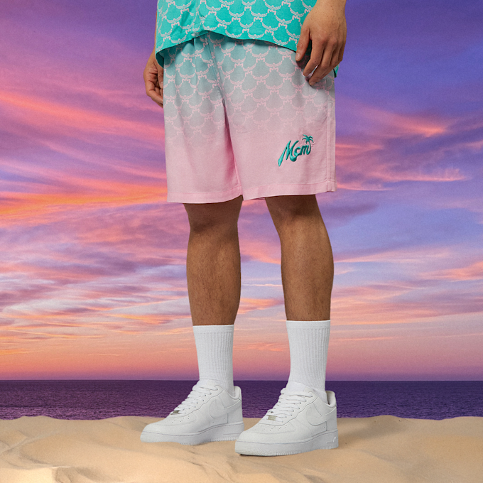 MCM x SNIPES Gradient Resort Shorts lichtroze 47065 1