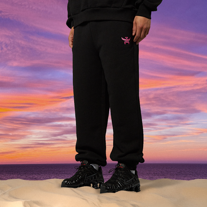 MCM x SNIPES Miami Jogger schwarz 47063 1