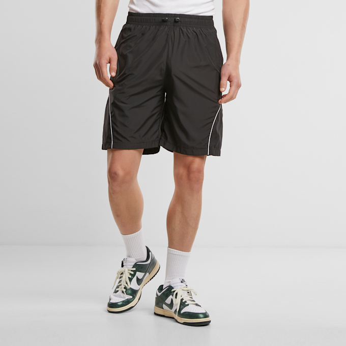 Urban Classics Piped Panel Trackshorts noir 47785 1