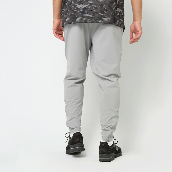 New Balance Tenacity Stretch Woven Pant siva 47807 2