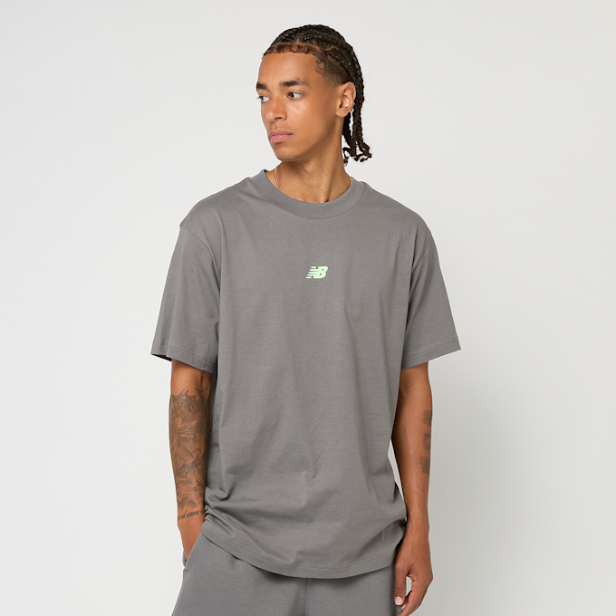 New Balance Back Print Graphic Tee cinzento 47820 1