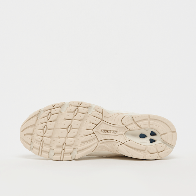 New Balance 740 beż 48029 4
