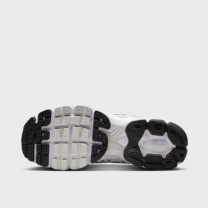 Nike WMNS Air Max Moto 2K branco 48303 3