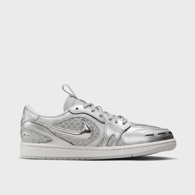 Jordan WMNS Air Jordan 1 MM Low V3 srebrny 48325 2