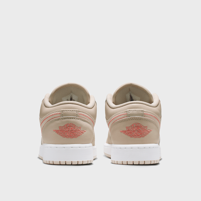 Jordan 1 Low SE (GS) beige 48366 5