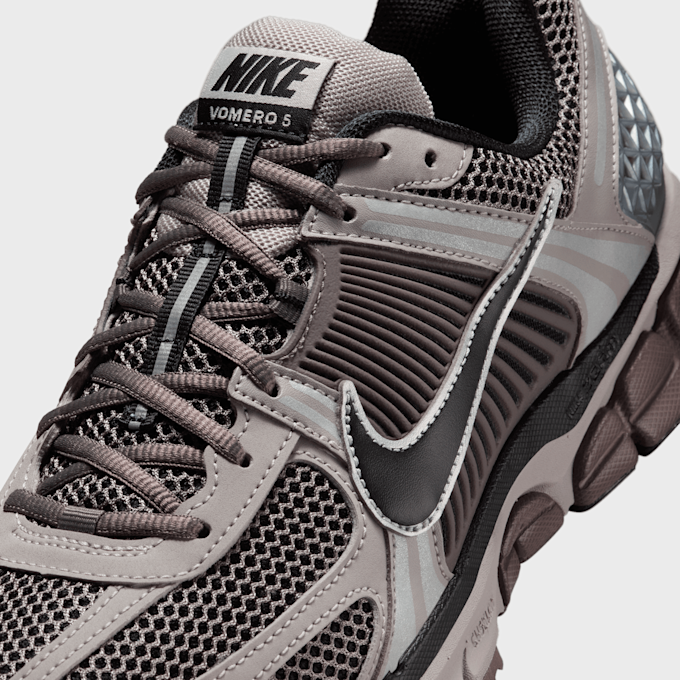 Nike Zoom Vomero 5 brązowy 48503 7