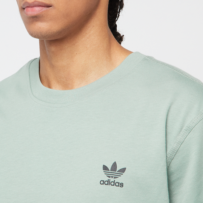 adidas Originals 3D Trefoil T-Shirt grün 48534 3