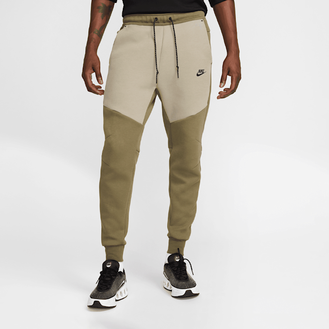 Nike   Tech Fleece Jogger vert 48798 1