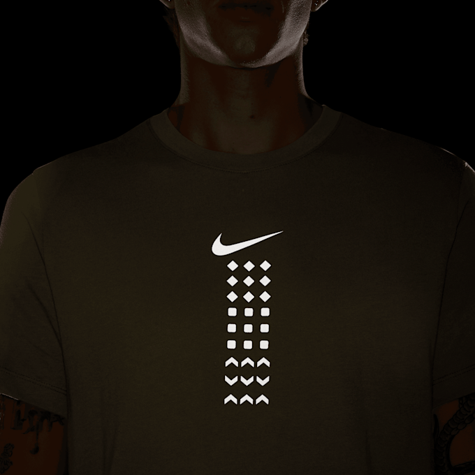 Nike Sportswear Tee vert 48817 4