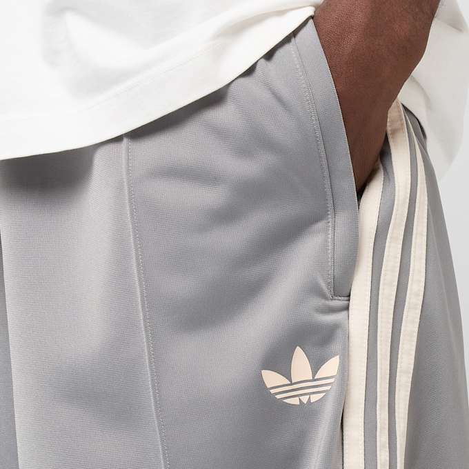 adidas Originals Firebird Adicolor Baggy Fit Trainingshose grau 48875 5