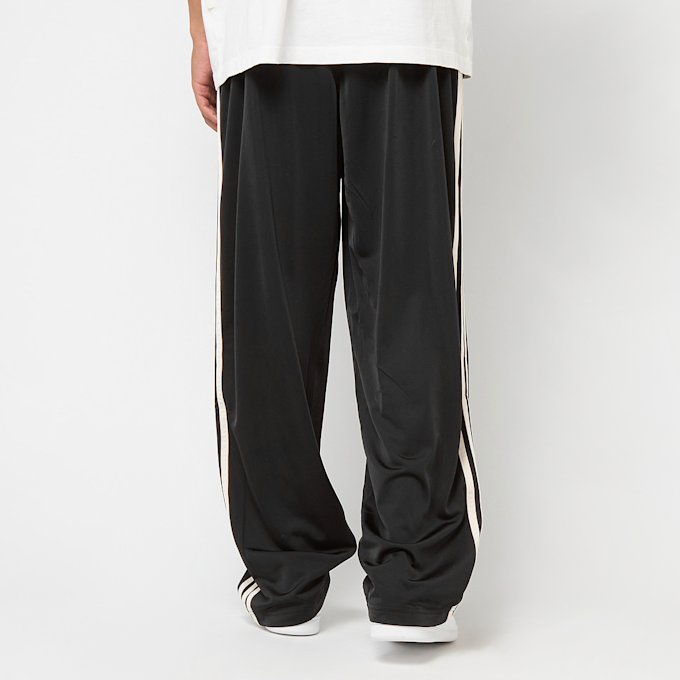 adidas Originals Firebird Adicolor Baggy Fit Trackpants crna 48874 3
