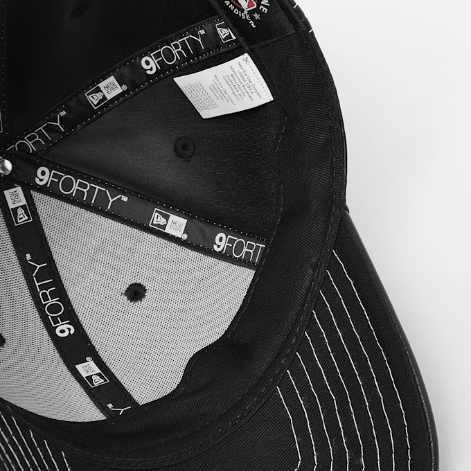 New Era FEMALE 9FORTY Topstitch PU New York Yankees preto 49326 3