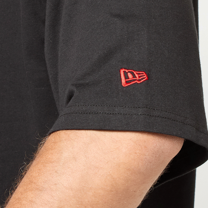 New Era Oversized Graphic Tee noir 49734 4