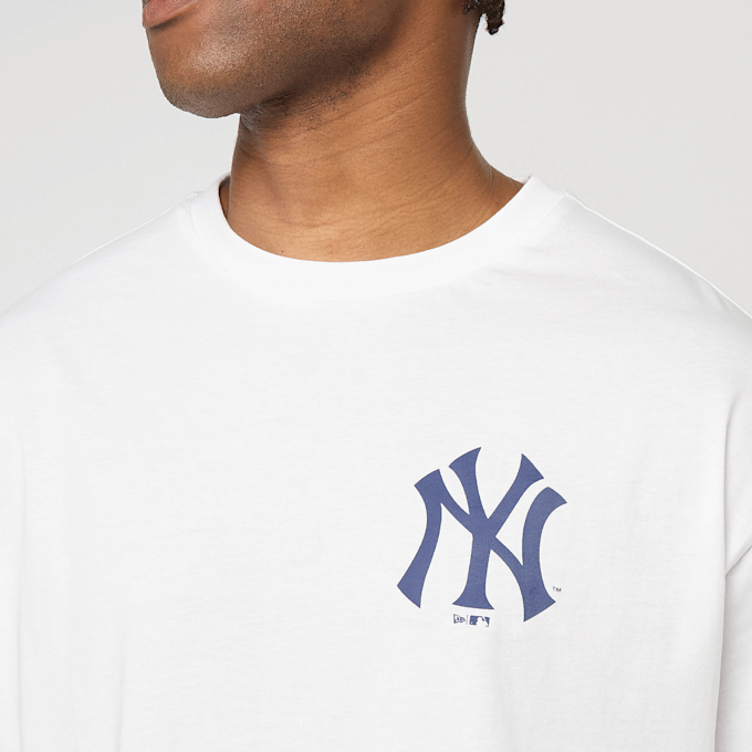 New Era MLB Food Graphic Oversized Tee New York Yankees branco 49740 3