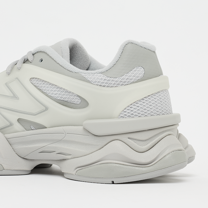 New Balance 9060 beige 91160 7