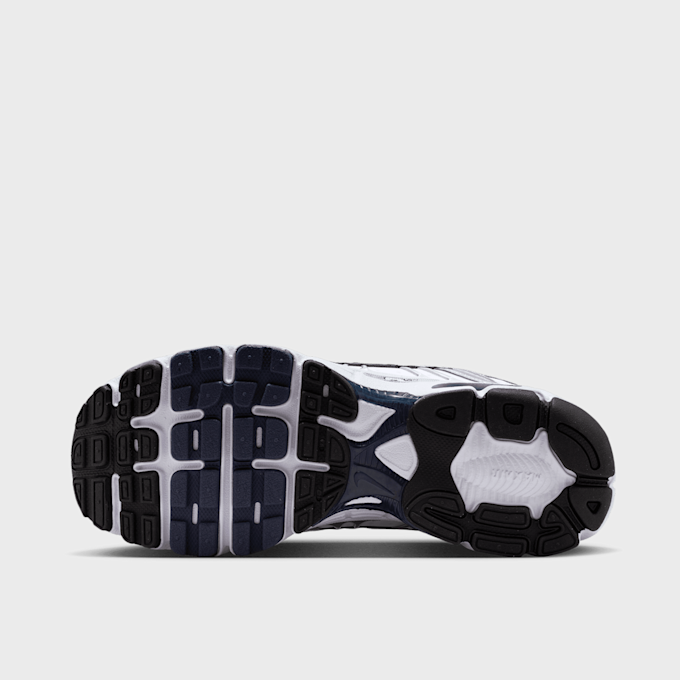 Nike WMNS Air Max Moto 2K biały 91739 3