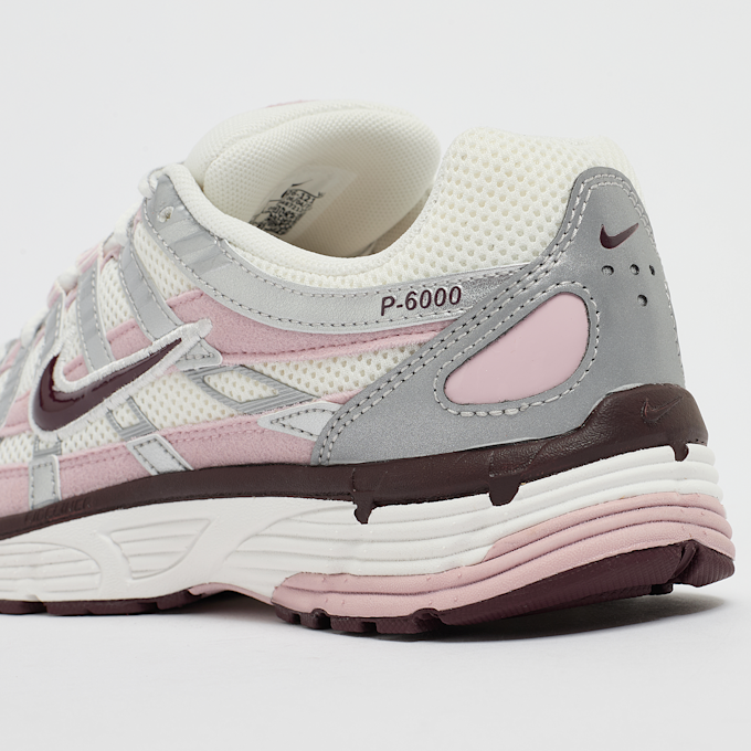 Nike WMNS P-6000 srebrny 91754 7