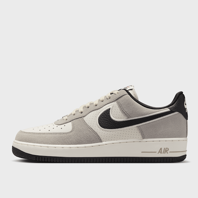 Nike Air Force 1 '07 LV8 beige 92120 1