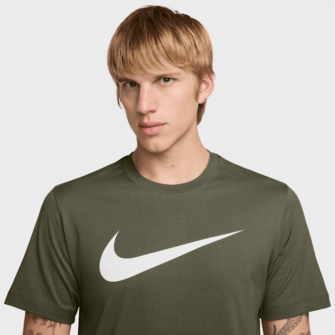 Nike Sportswear Tee Icon Swoosh grün 92143 3