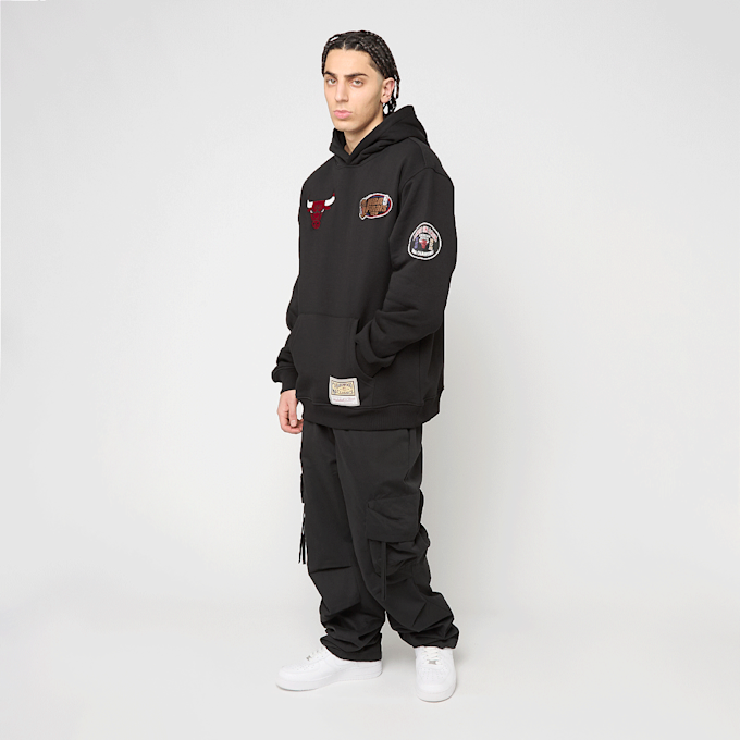 Mitchell & Ness NBA Black Out Collection Hoodie Chicago Bulls czarny 92334 9