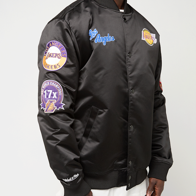 Mitchell & Ness Black Out Satin Jacket Los Angeles Lakers negro 92293 6