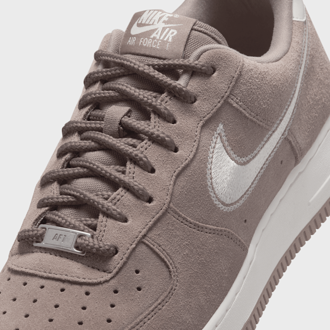Nike Air Force 1`07 LV8 brun 92660 7