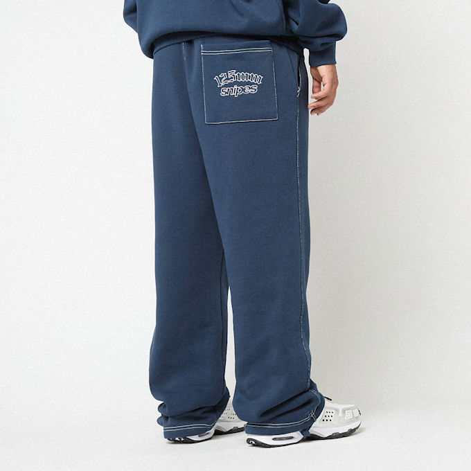 125mm x SNIPES Oversized Sweatpants plava 92768 3