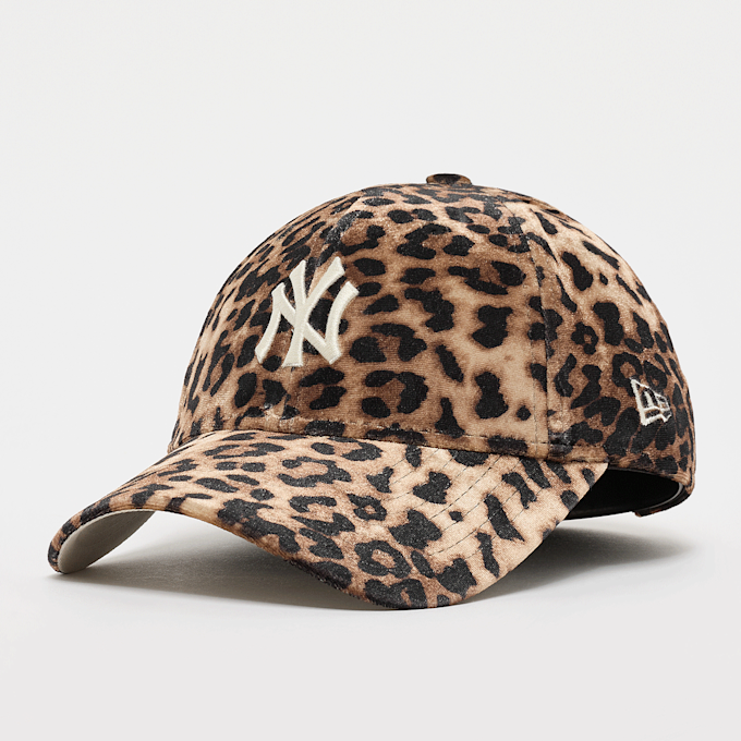 New Era FEMALE 9FORTY Leo Velour MLB New York Yankees smeđa 92967 1