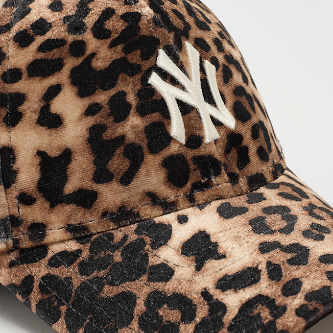 New Era FEMALE 9FORTY Leo Velour MLB New York Yankees castanho 92967 4