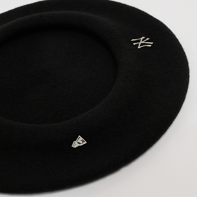 New Era Female MLB New York Yankees Pin Beret schwarz 92975 3