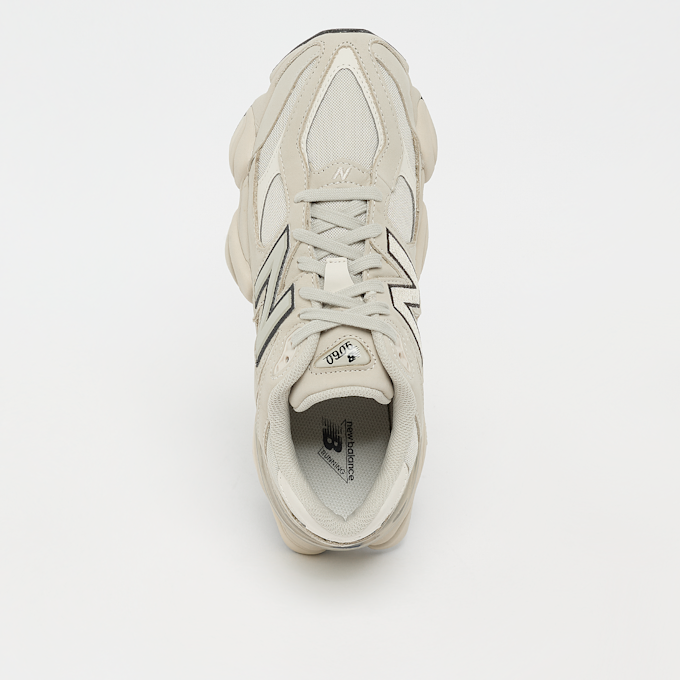 New Balance 9060 bež 93000 5