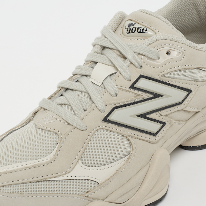 New Balance 9060 beż 93000 6
