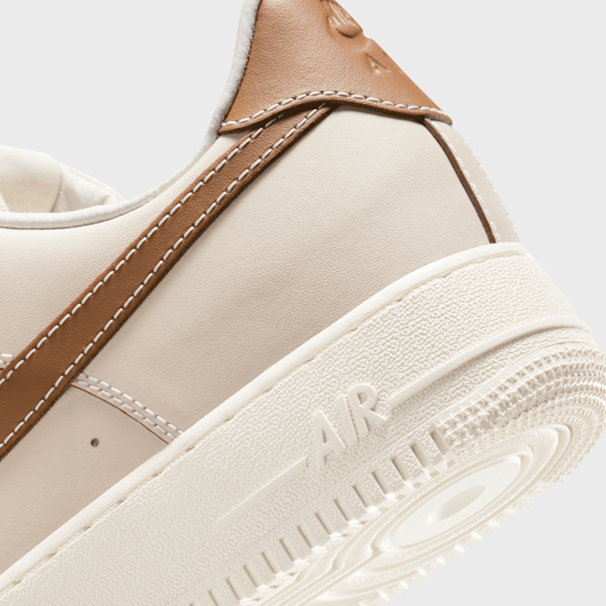 Nike Air Force 1 ´07 beige 93092 8
