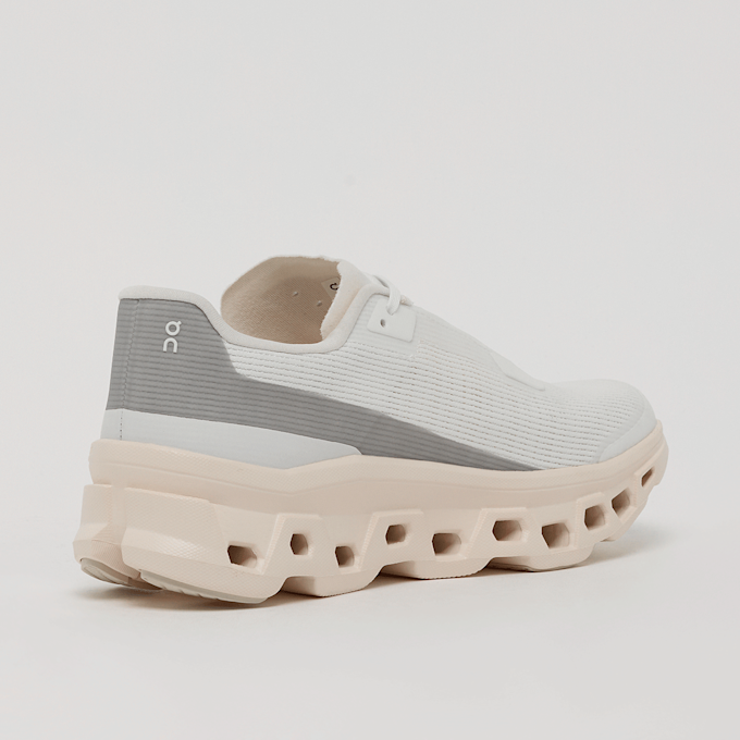 On Cloudmonster Void blanc 93188 3